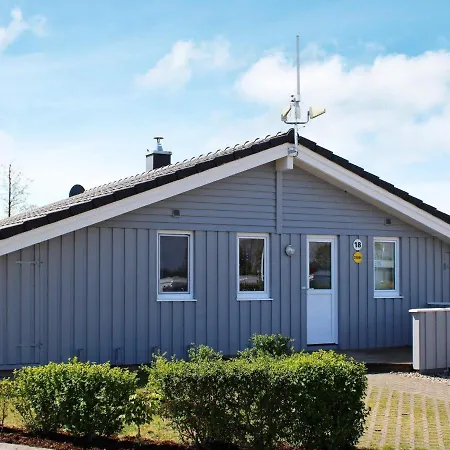Three-bedroom Holiday In 19 Groemitz