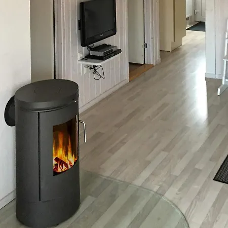 Three-bedroom Holiday In 19 * Groemitz